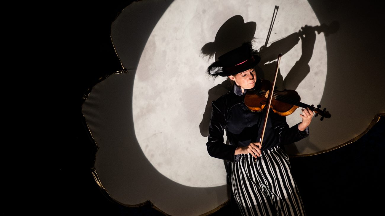 Hey Diddle Diddle production shot. Photo by Savannah Photographic.