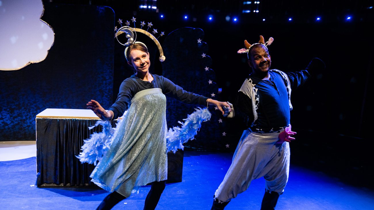 Hey Diddle Diddle production shot. Photo by Savannah Photographic.