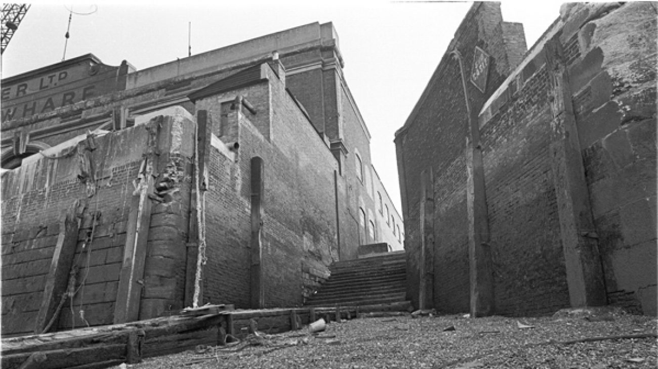 Steps down to Deptford beach, at the end of Watergate Street. 