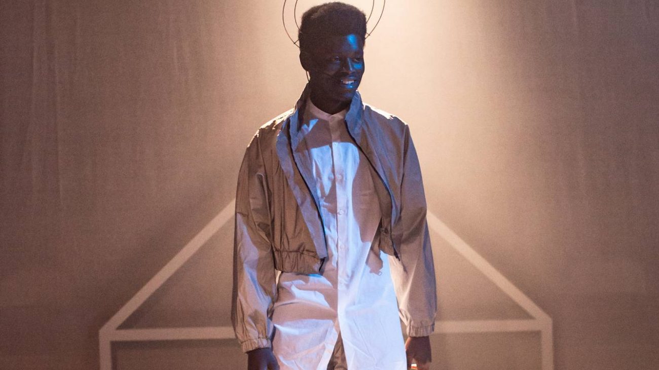 Production shot from WOW EVERYTHING IS AMAZING. Image credit Ali Wright.