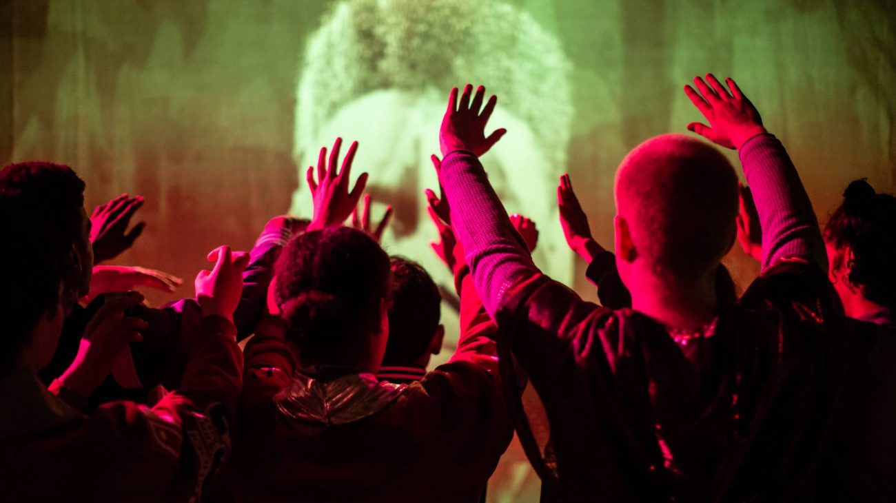 Production shot from WOW EVERYTHING IS AMAZING. Image credit Ali Wright.